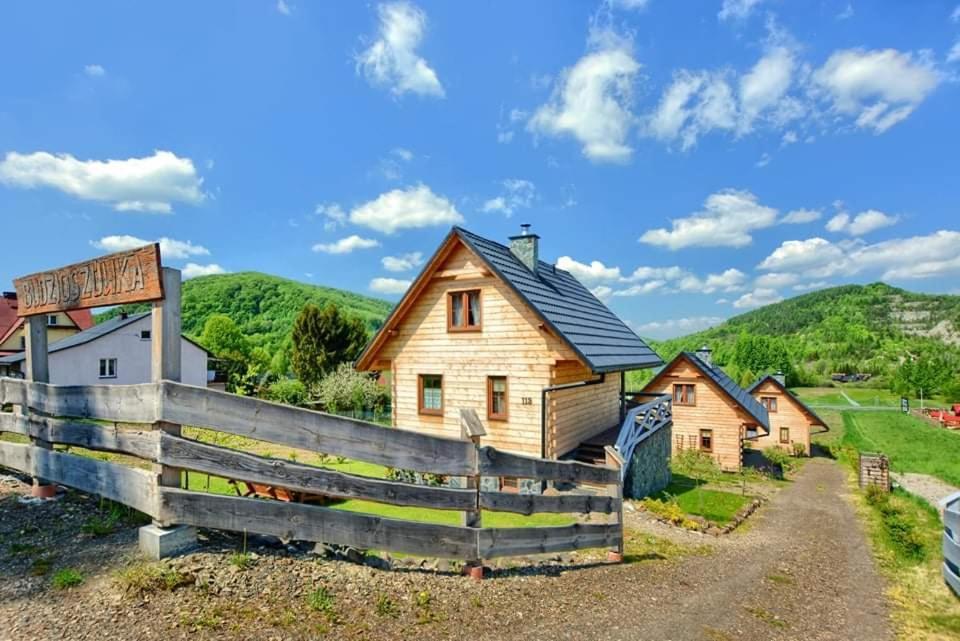 Domki Caloroczne Domkowstwo Bobrka Exterior photo
